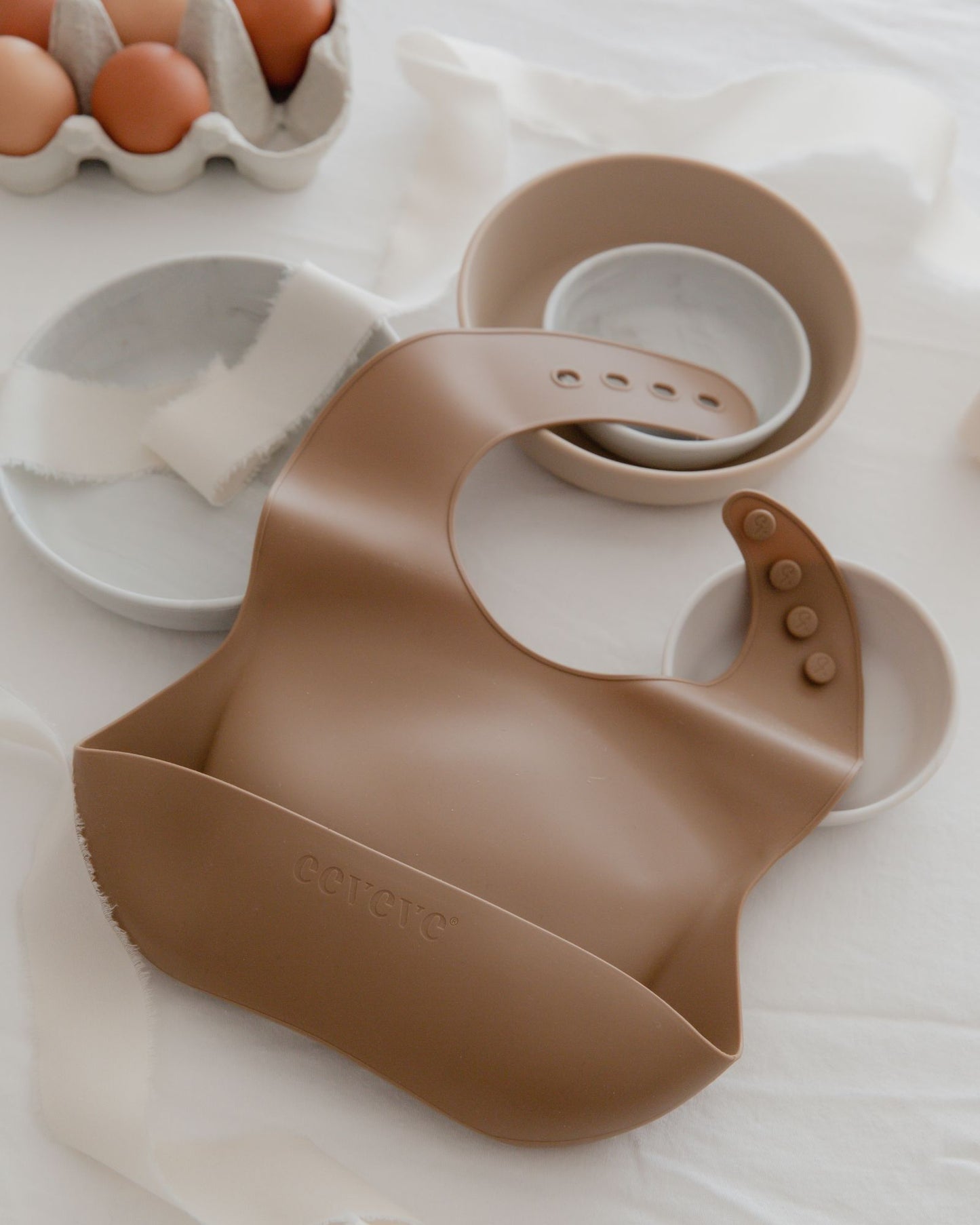 Autumn gold Dark - Silicone bib